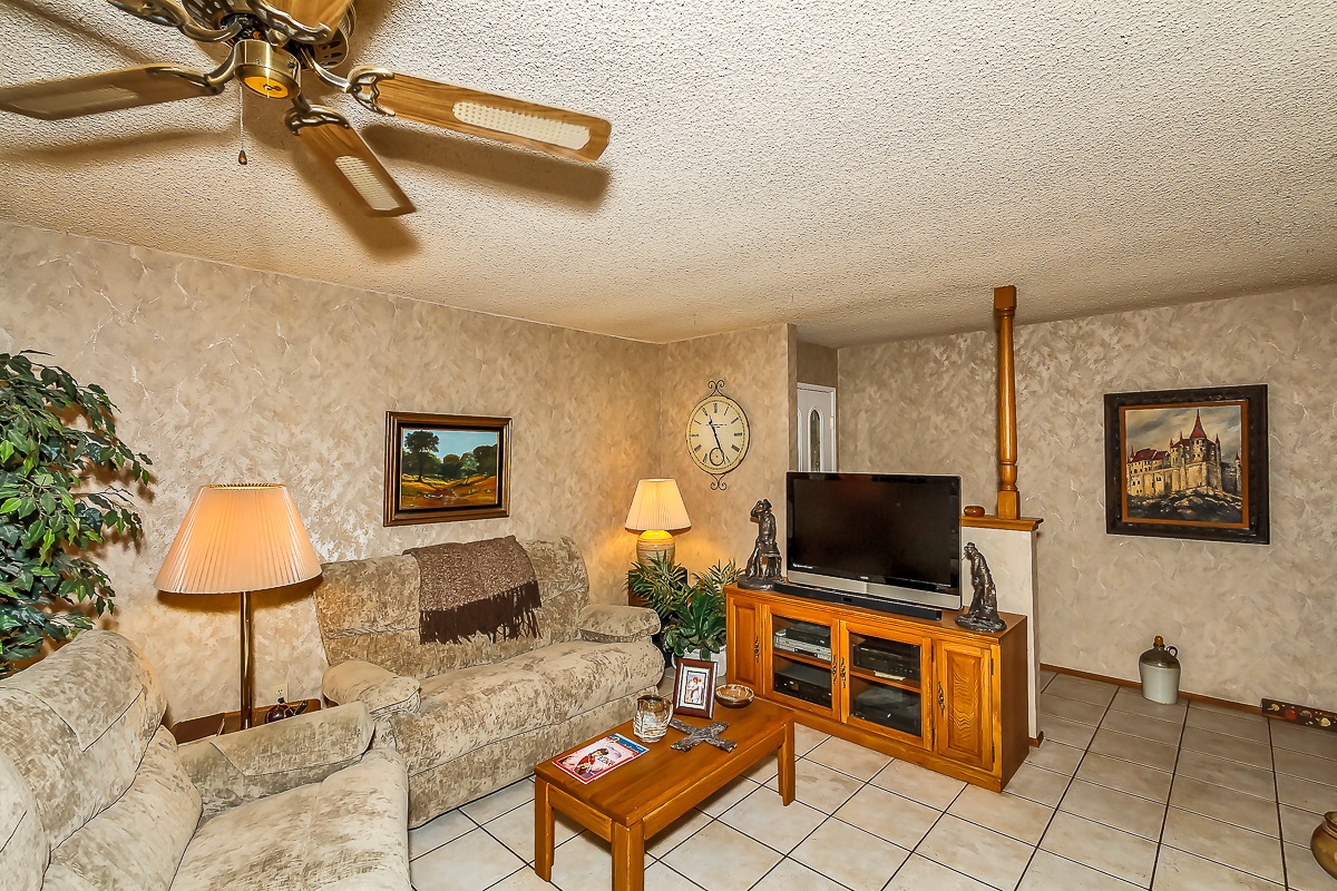 918 La Rue Ave, Fallbrook, CA 92028 photo 13
