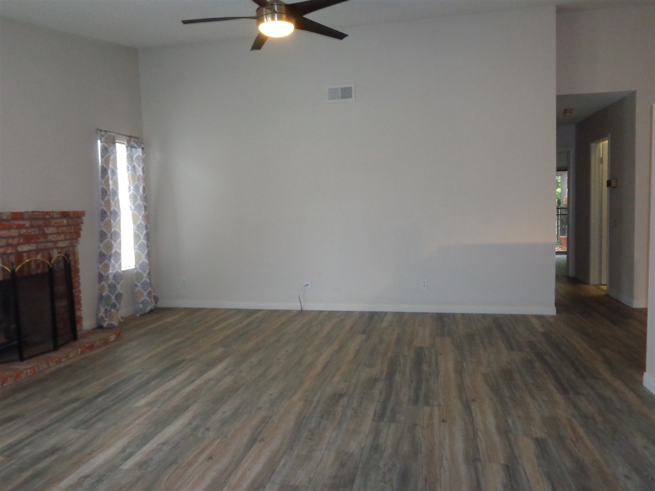 2409 Teaberry Gln, Escondido, CA 92027 photo 4