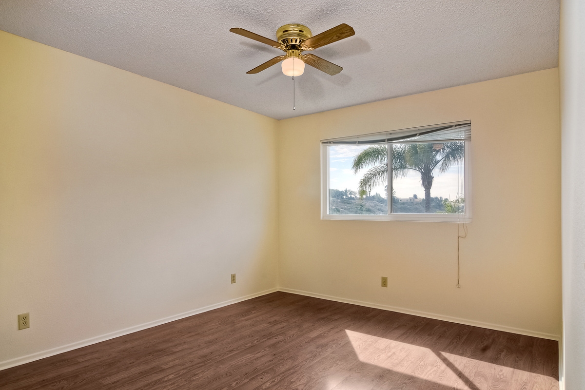 2886 Dartmouth Dr, Oceanside, CA 92056 photo 15