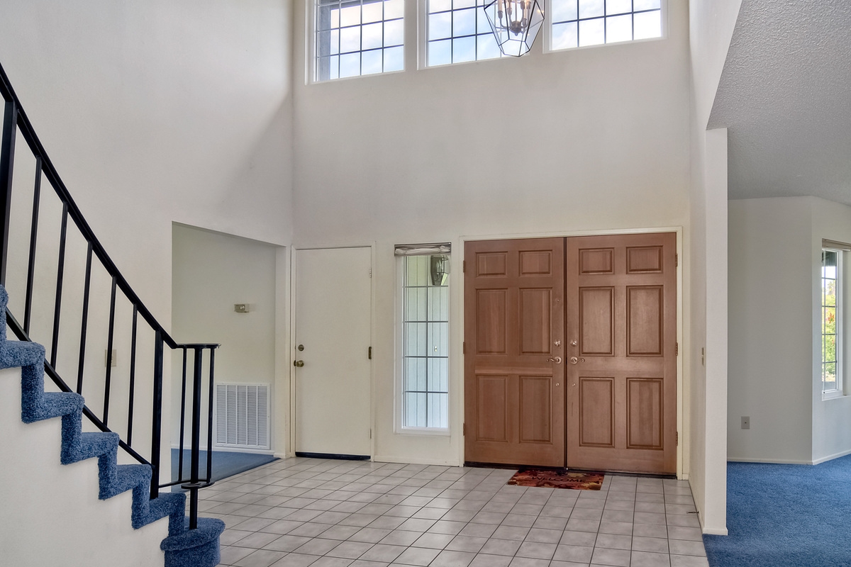 2886 Dartmouth Dr, Oceanside, CA 92056 photo 2