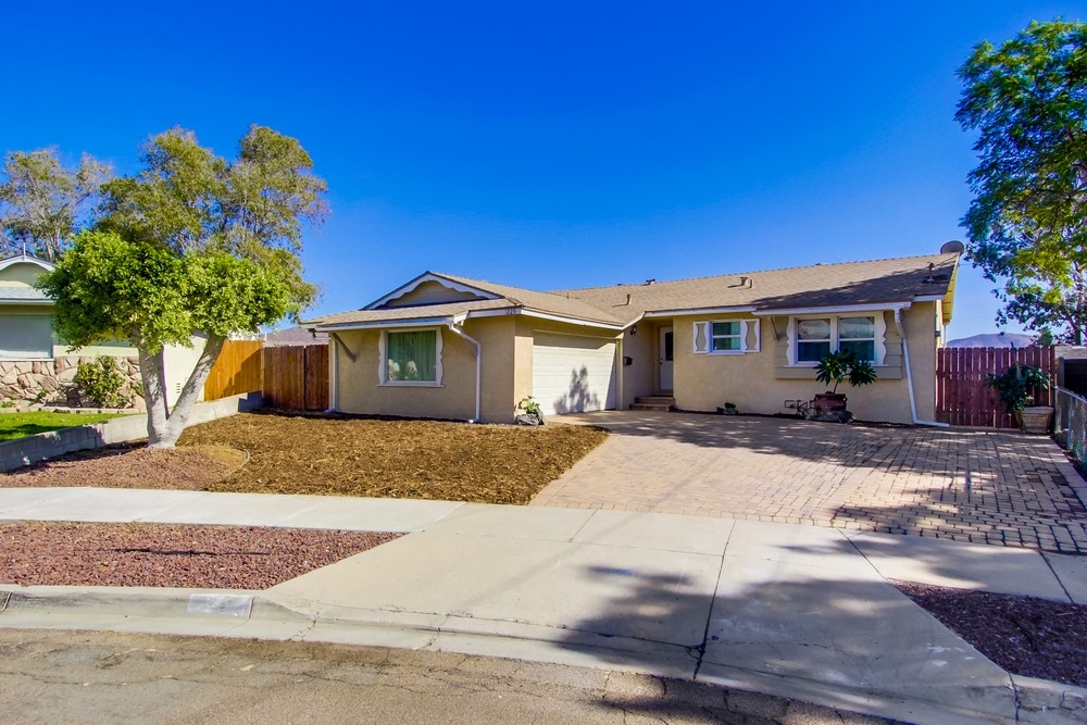 1229 Gilford Ct, Spring Valley, CA 91977 photo 2