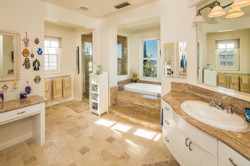 208 Gibson Pt, Solana Beach, CA 92075 photo 17