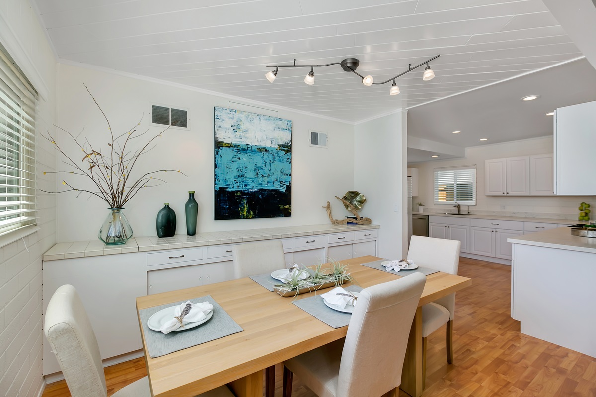 830 Midway St, La Jolla, CA 92037 photo 1