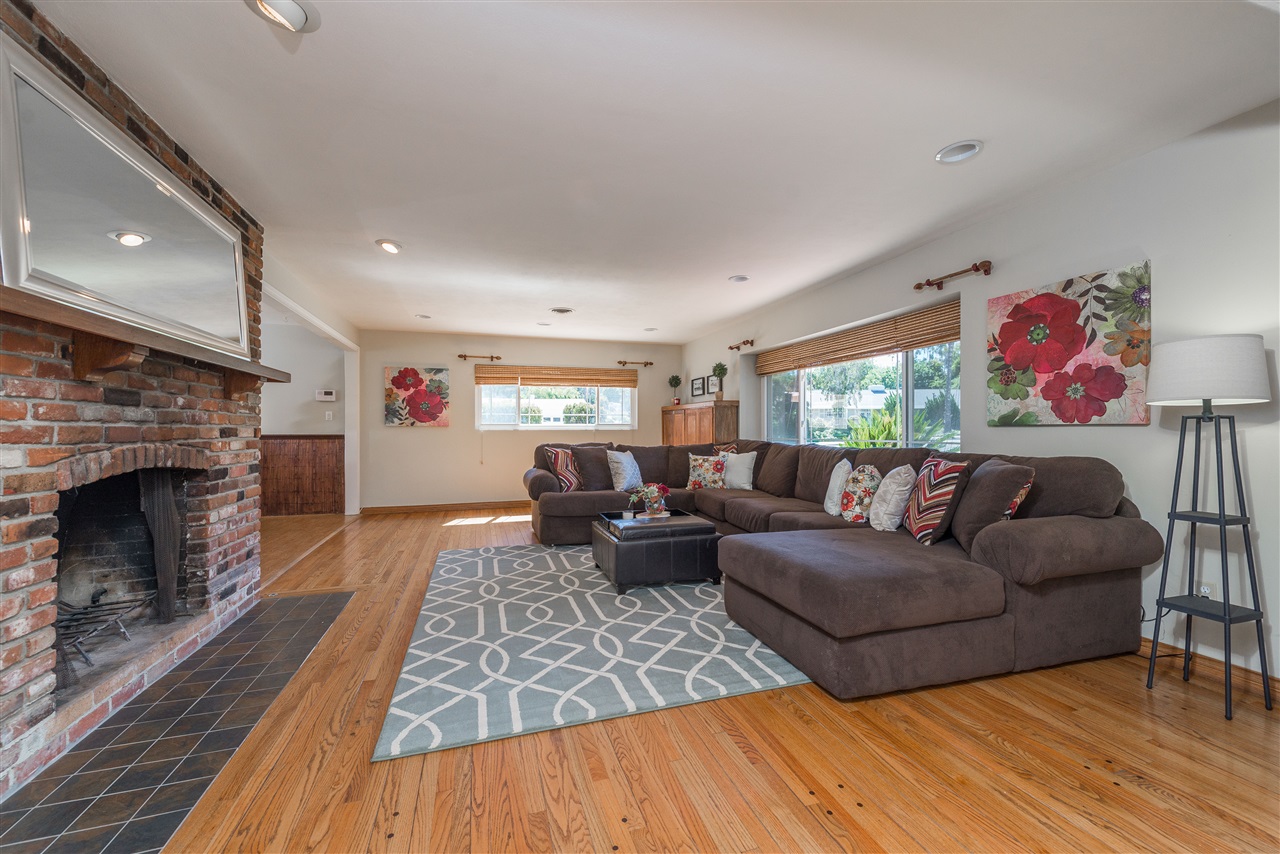 9384 Loren Dr, La Mesa, CA 91942 photo 4