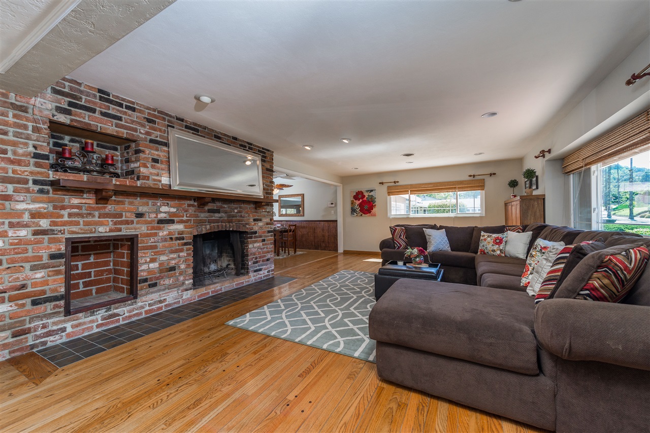 9384 Loren Dr, La Mesa, CA 91942 photo 3