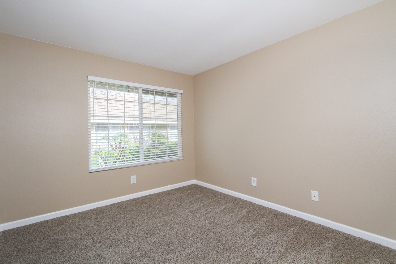 256 Riverview Way, Oceanside, CA 92057 photo 9