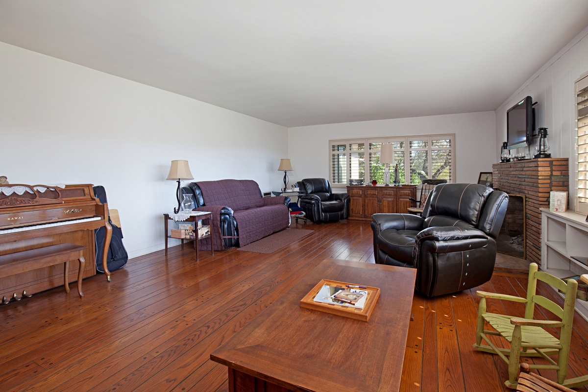 242 Hillside Ter, Vista, CA 92084 photo 6