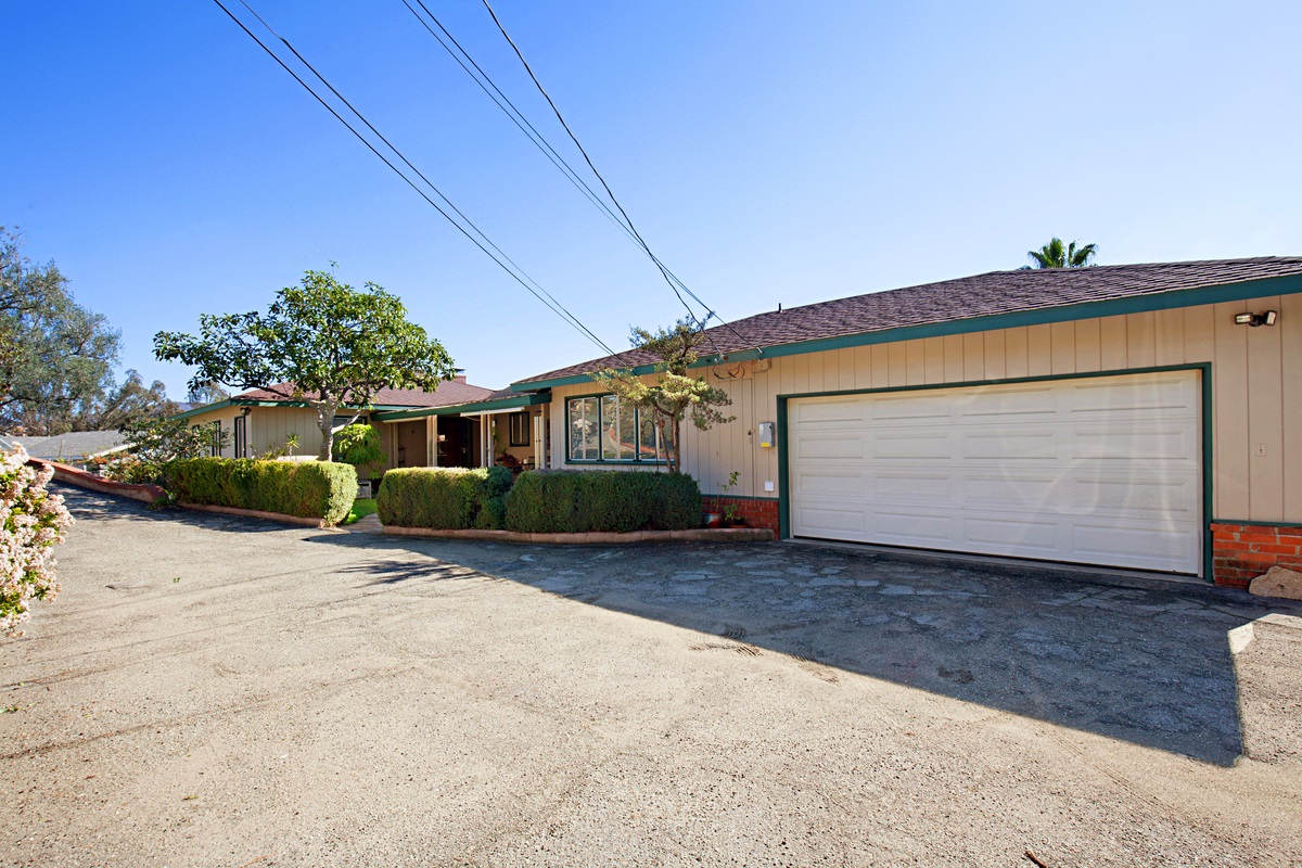 242 Hillside Ter, Vista, CA 92084 photo 2