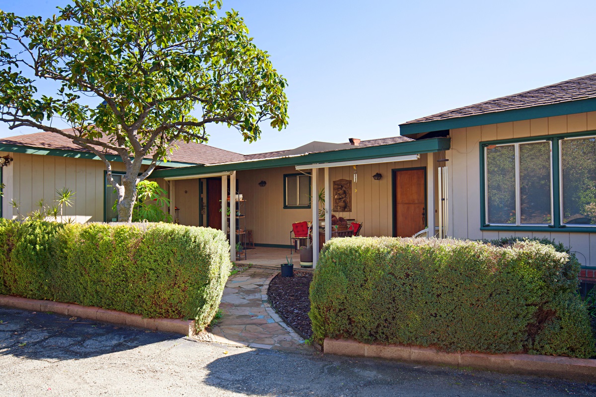 242 Hillside Ter, Vista, CA 92084 photo 3