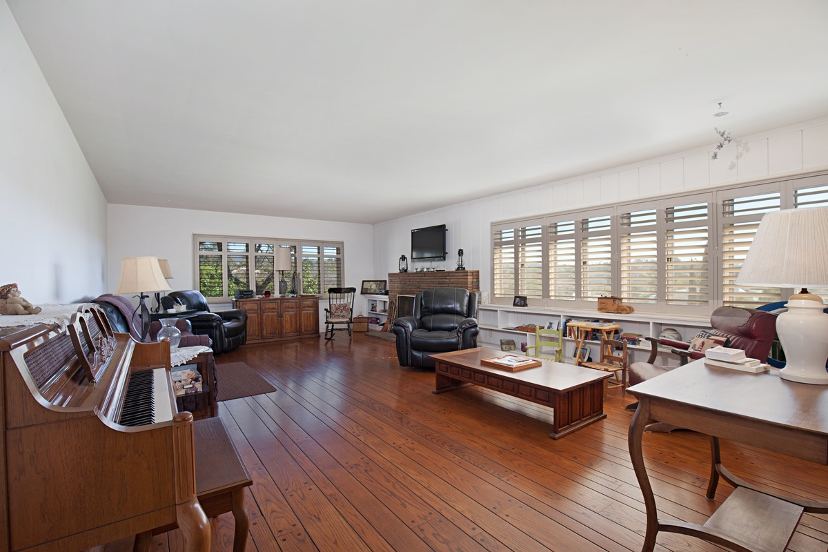 242 Hillside Ter, Vista, CA 92084 photo 5