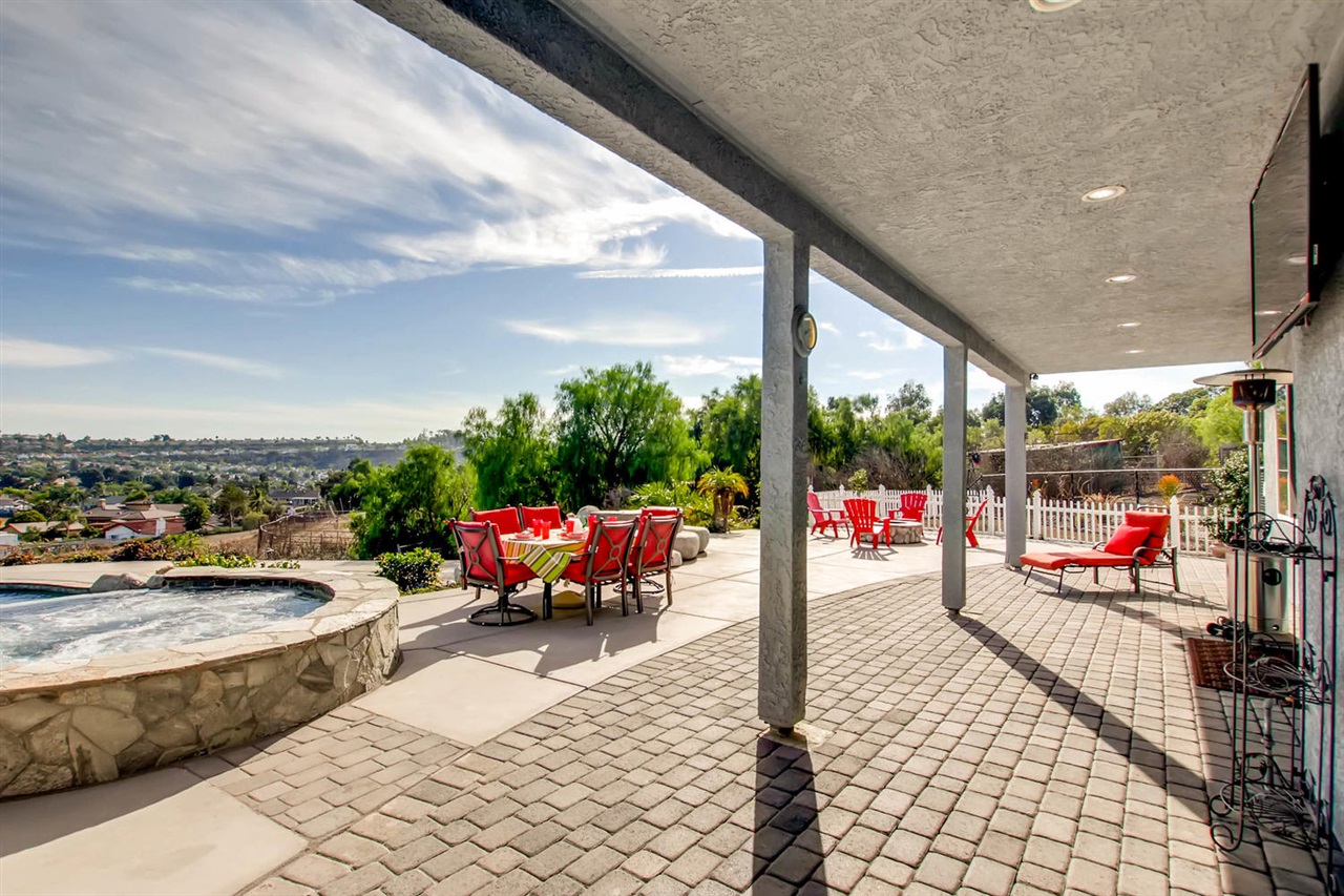 1618 Ridge Rd, Vista, CA 92081 photo 1