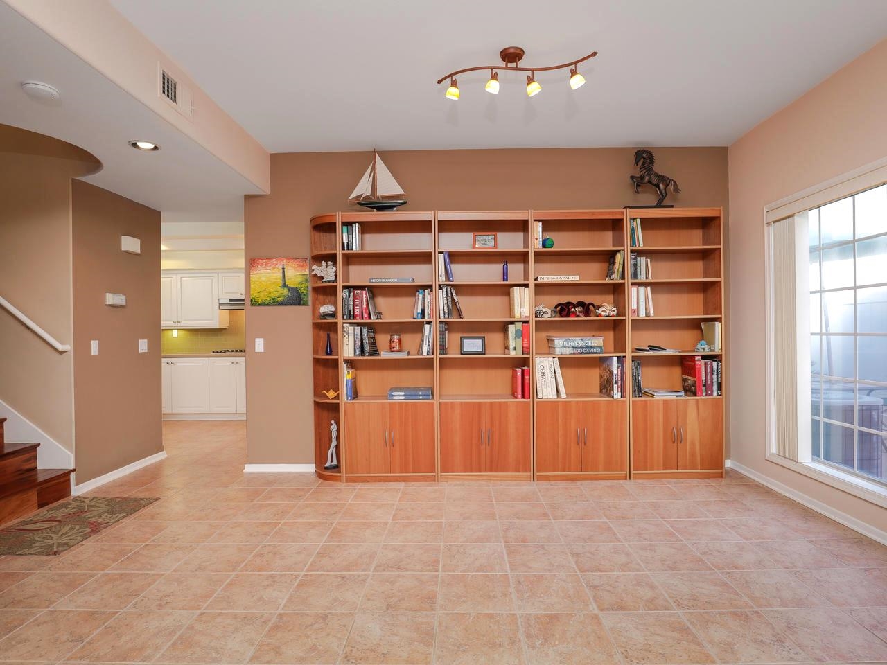 8617 Via Mallorca UNIT C, La Jolla, CA 92037 photo 4