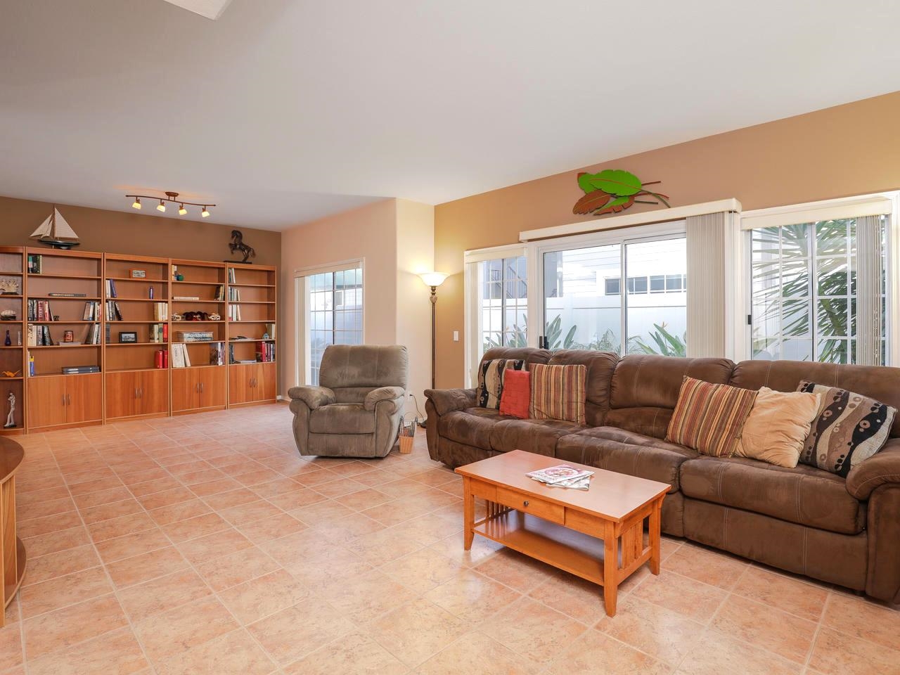 8617 Via Mallorca UNIT C, La Jolla, CA 92037 photo 3