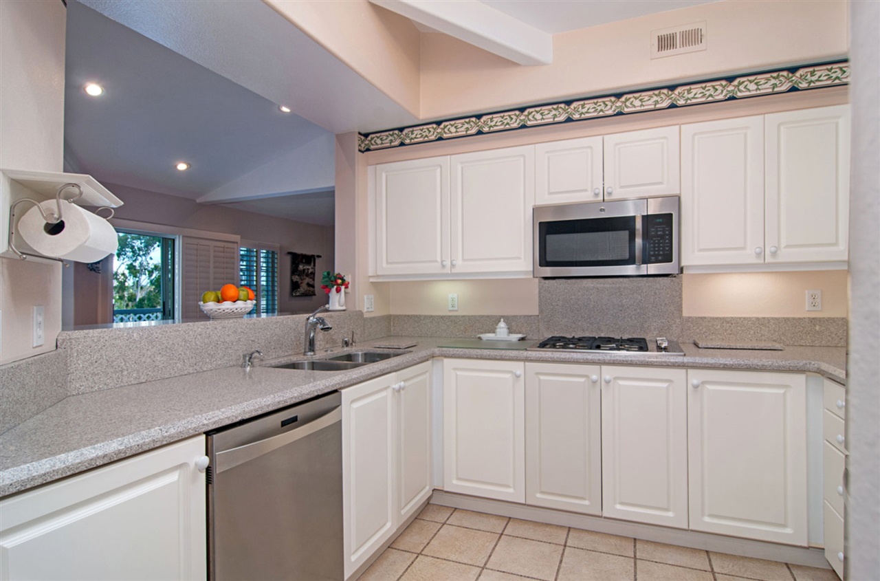 8629 Via Mallorca #E, La Jolla, CA 92037 photo 9