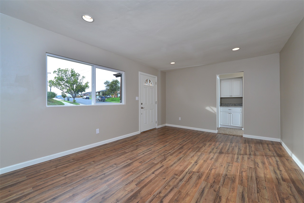 9641 Vomac, Santee, CA 92071 photo 2