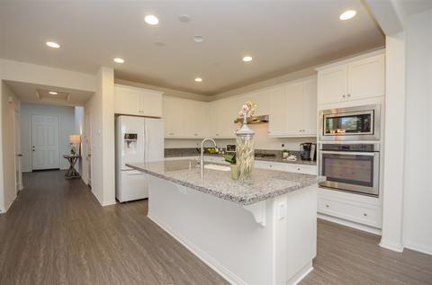 31703 Abruzzo St, Temecula, CA 92591 photo 5