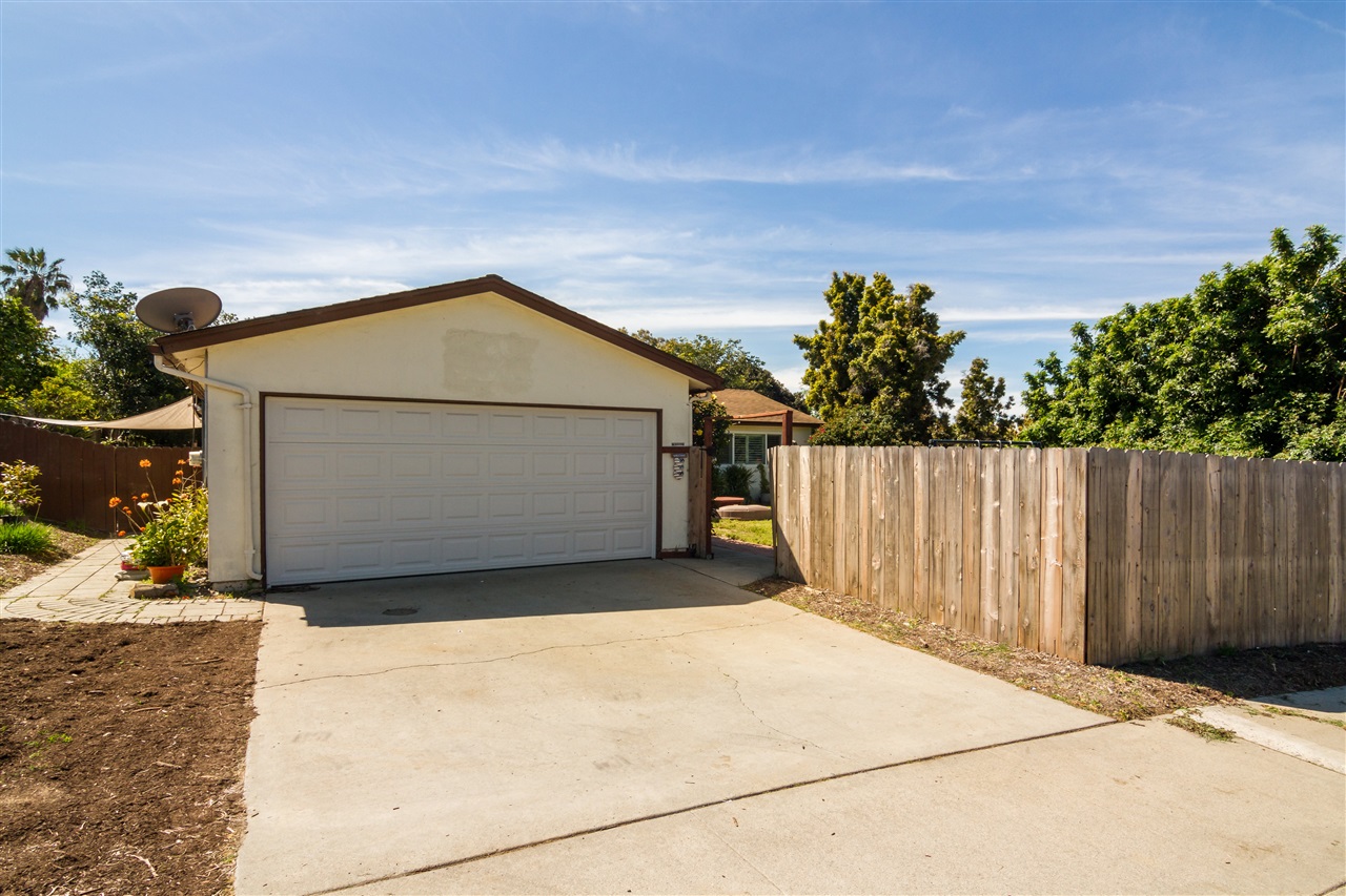 4045 Lewis St, Oceanside, CA 92056 photo 2