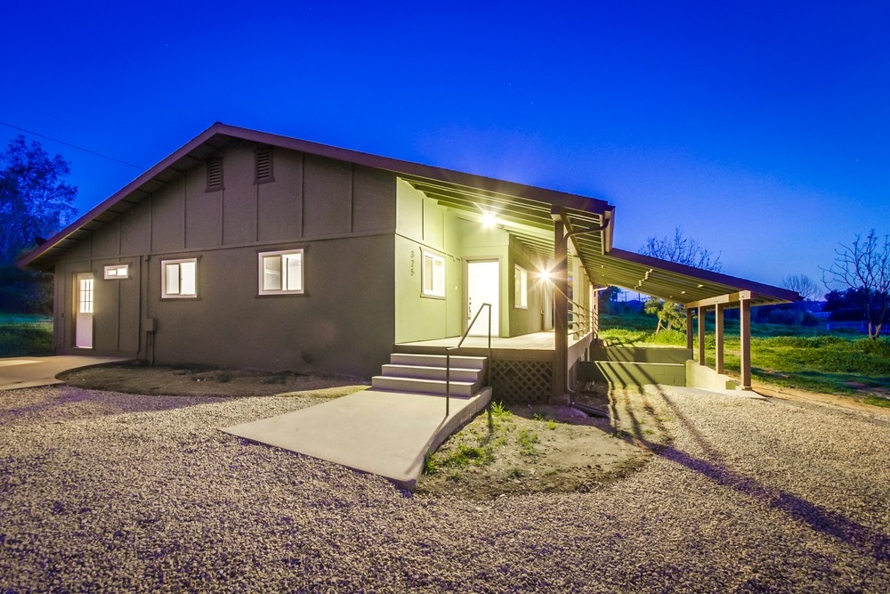 325 Durgin St, Ramona, CA 92065 photo 2