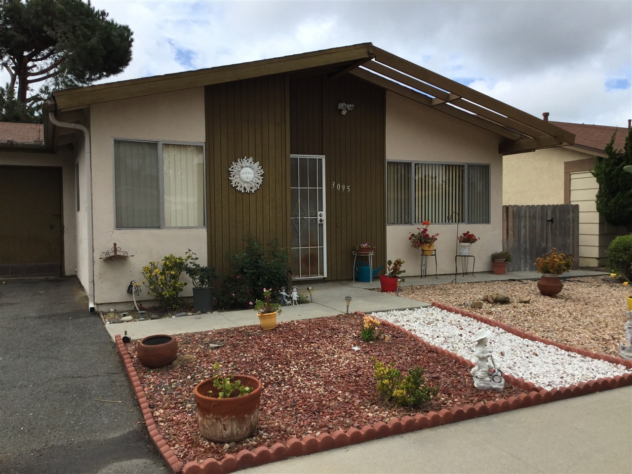 3095 Buena Hills Dr, Oceanside, CA 92056 photo 1