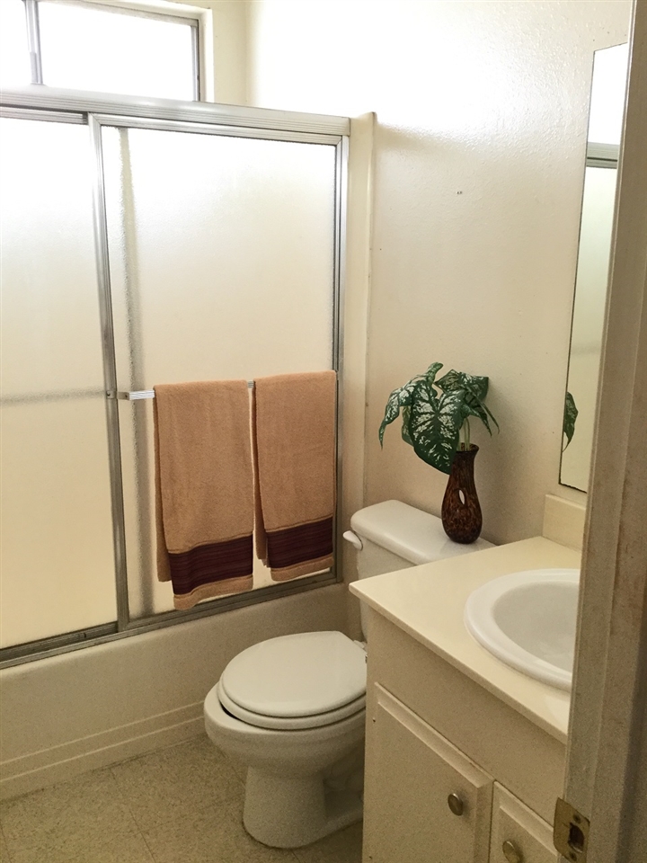 3095 Buena Hills Dr, Oceanside, CA 92056 photo 3