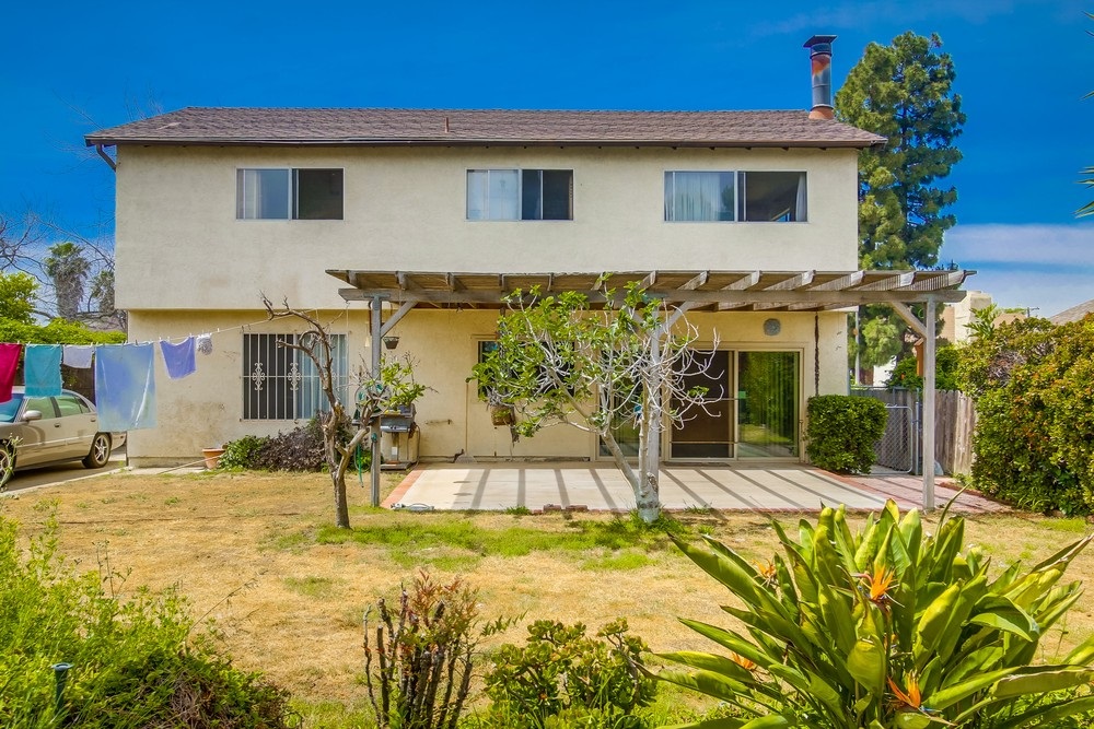 695 Gilbert Pl, Chula Vista, CA 91910 photo 2