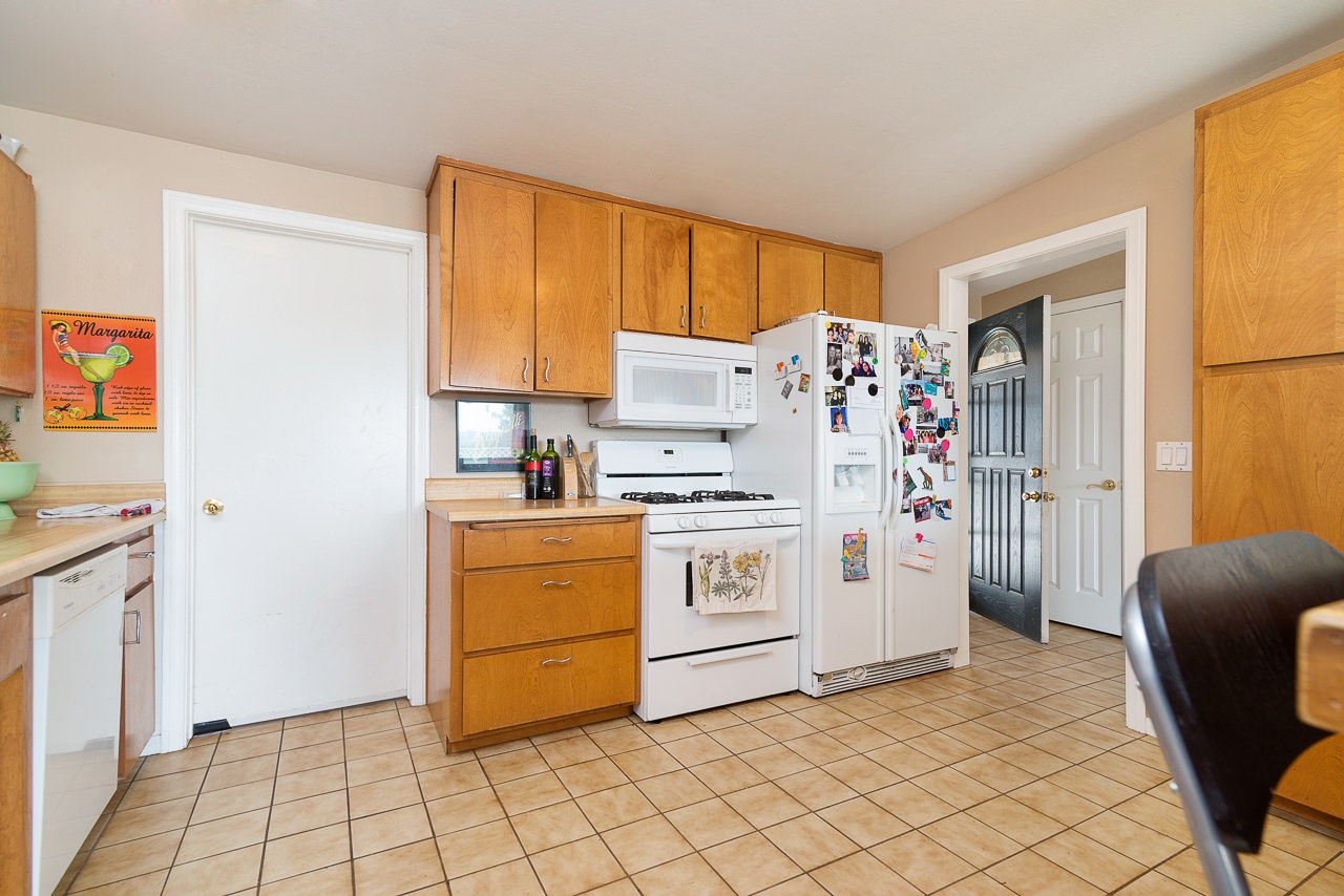 8170 Chaz Pl, La Mesa, CA 91942 photo 9