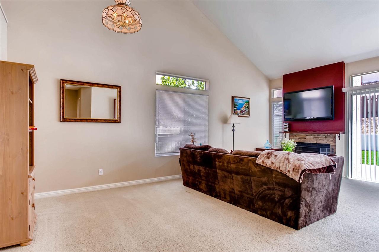1225 Woodhaven Dr, Oceanside, CA 92056 photo 5
