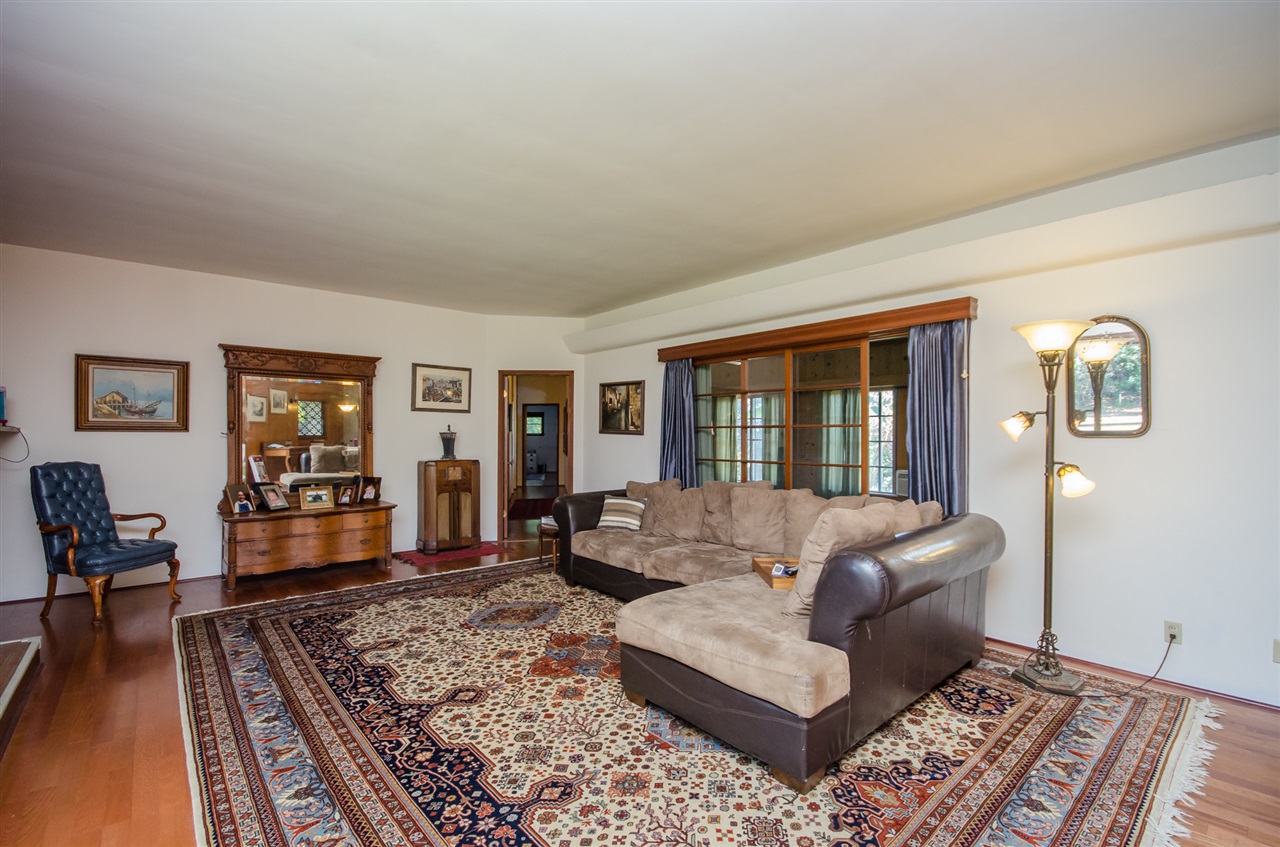 320 N Stage Coach Ln, Fallbrook, CA 92028 photo 3