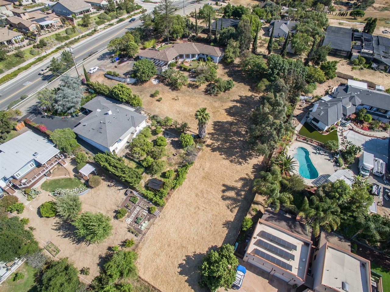 320 N Stage Coach Ln, Fallbrook, CA 92028 photo 1