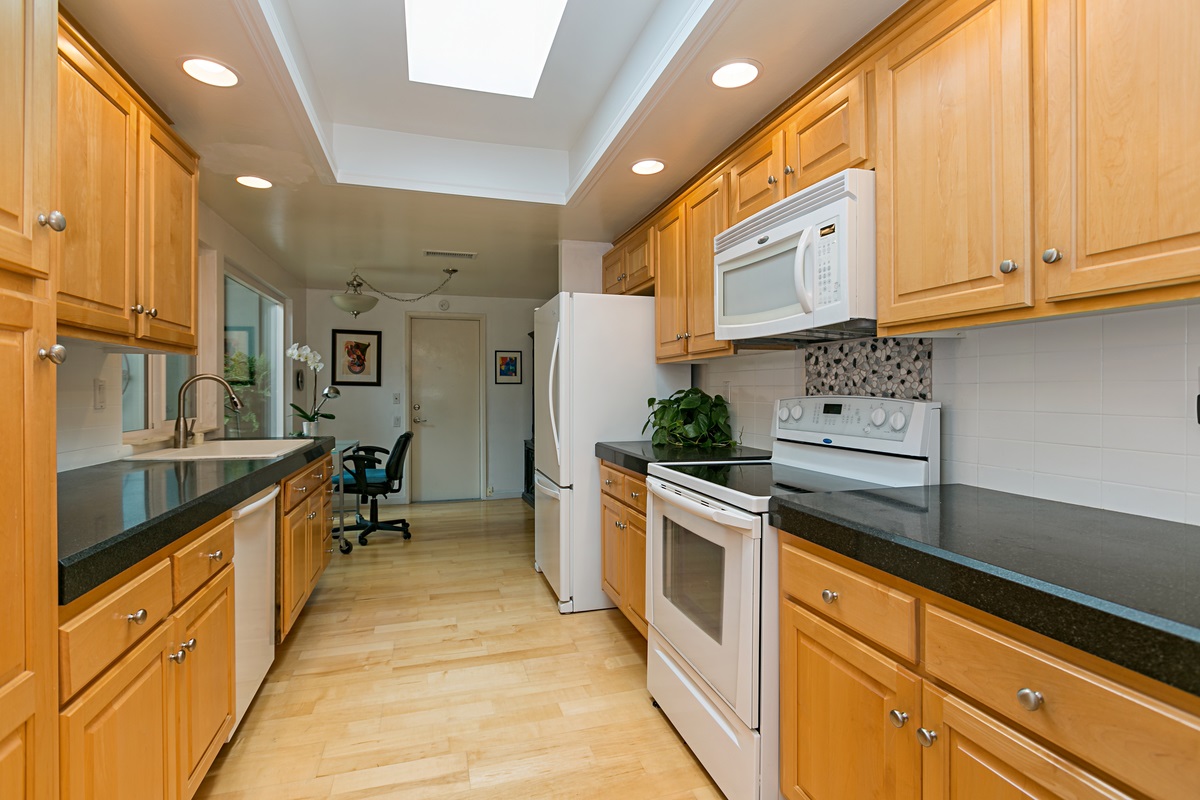 5690 Caminito Isla, La Jolla, CA 92037 photo 6