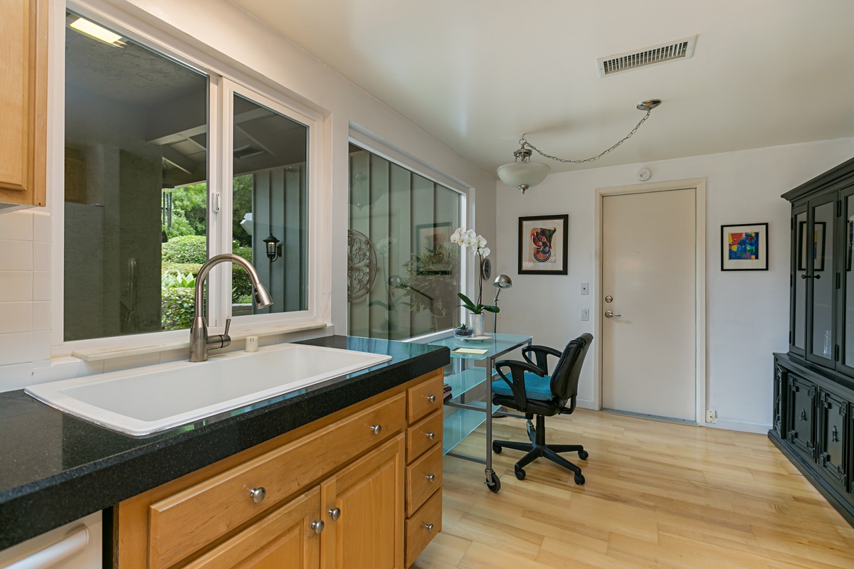 5690 Caminito Isla, La Jolla, CA 92037 photo 8