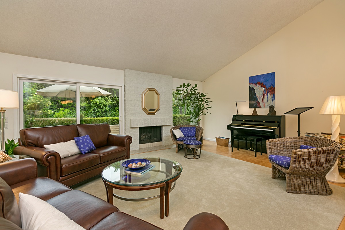 5690 Caminito Isla, La Jolla, CA 92037 photo 2