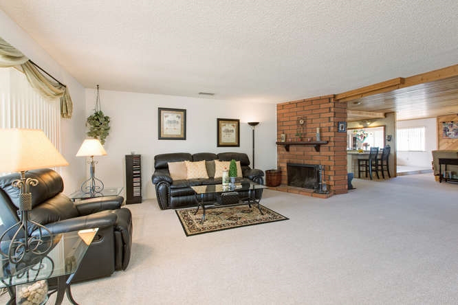 1442 Queenston, Escondido, CA 92027 photo 2