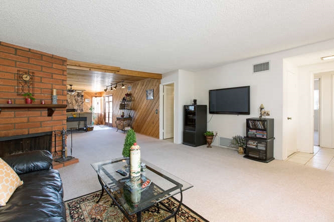 1442 Queenston, Escondido, CA 92027 photo 4