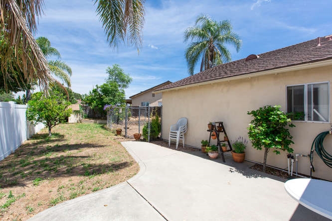 1442 Queenston, Escondido, CA 92027 photo 23