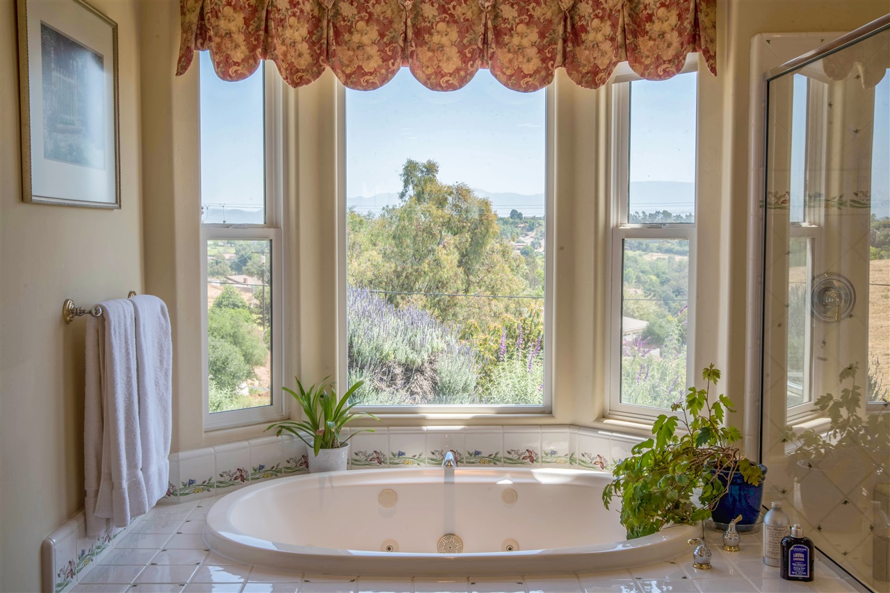 5001 San Jacinto Cir E, Fallbrook, CA 92028 photo 9