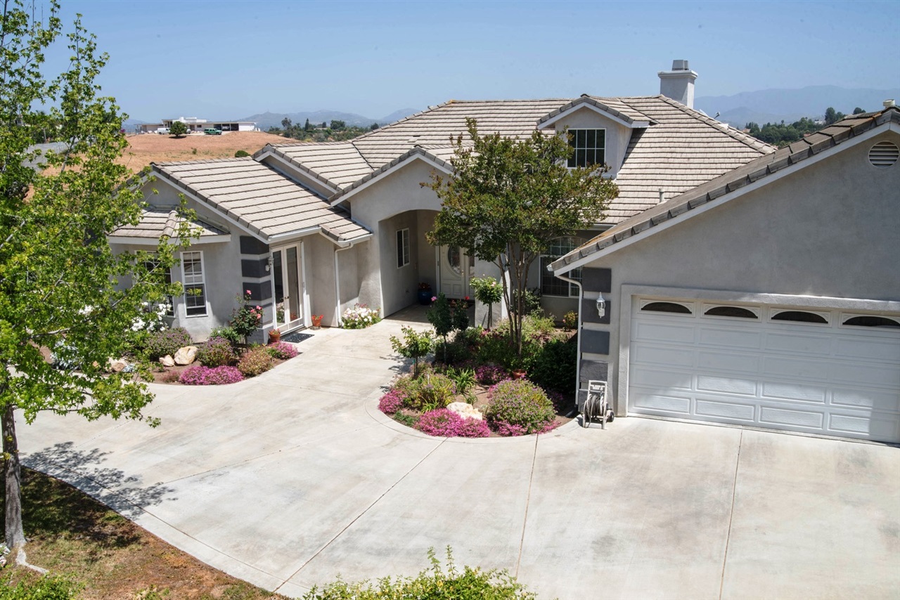 5001 San Jacinto Cir E, Fallbrook, CA 92028 photo 3