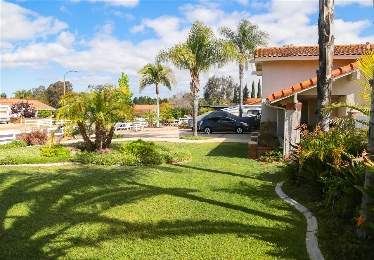 1620 Wagon Wheel Dr, Oceanside, CA 92057 photo 3