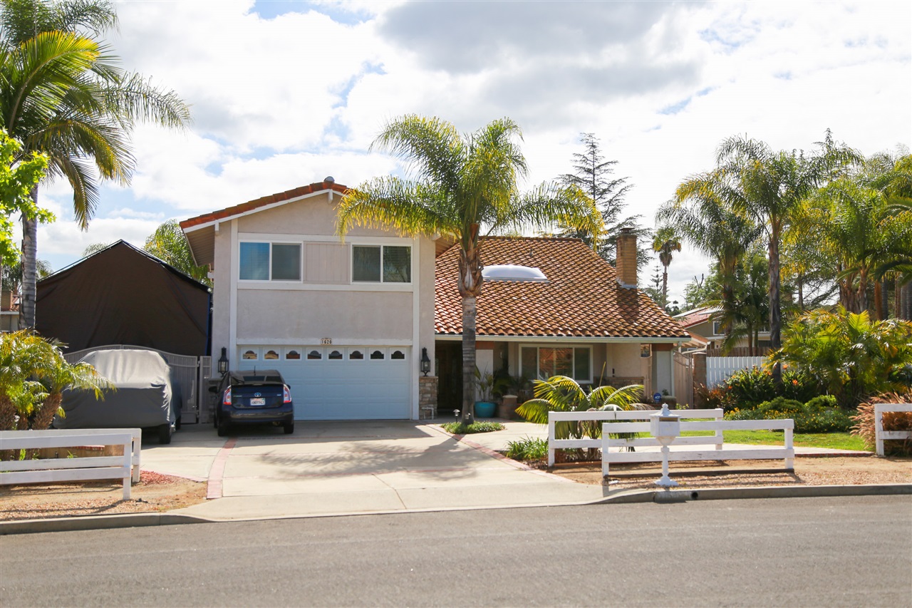1620 Wagon Wheel Dr, Oceanside, CA 92057 photo 2