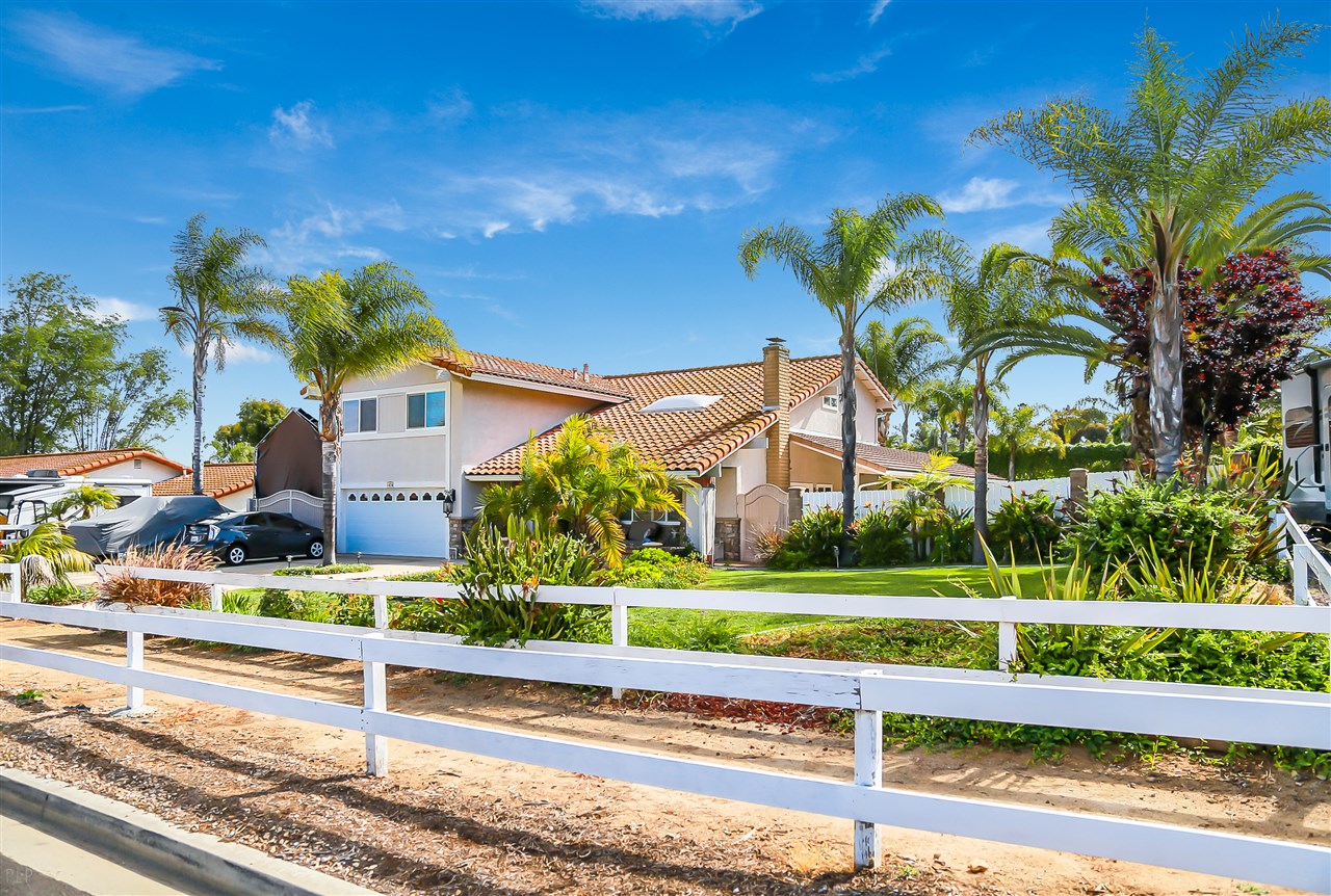 1620 Wagon Wheel Dr, Oceanside, CA 92057 photo 1