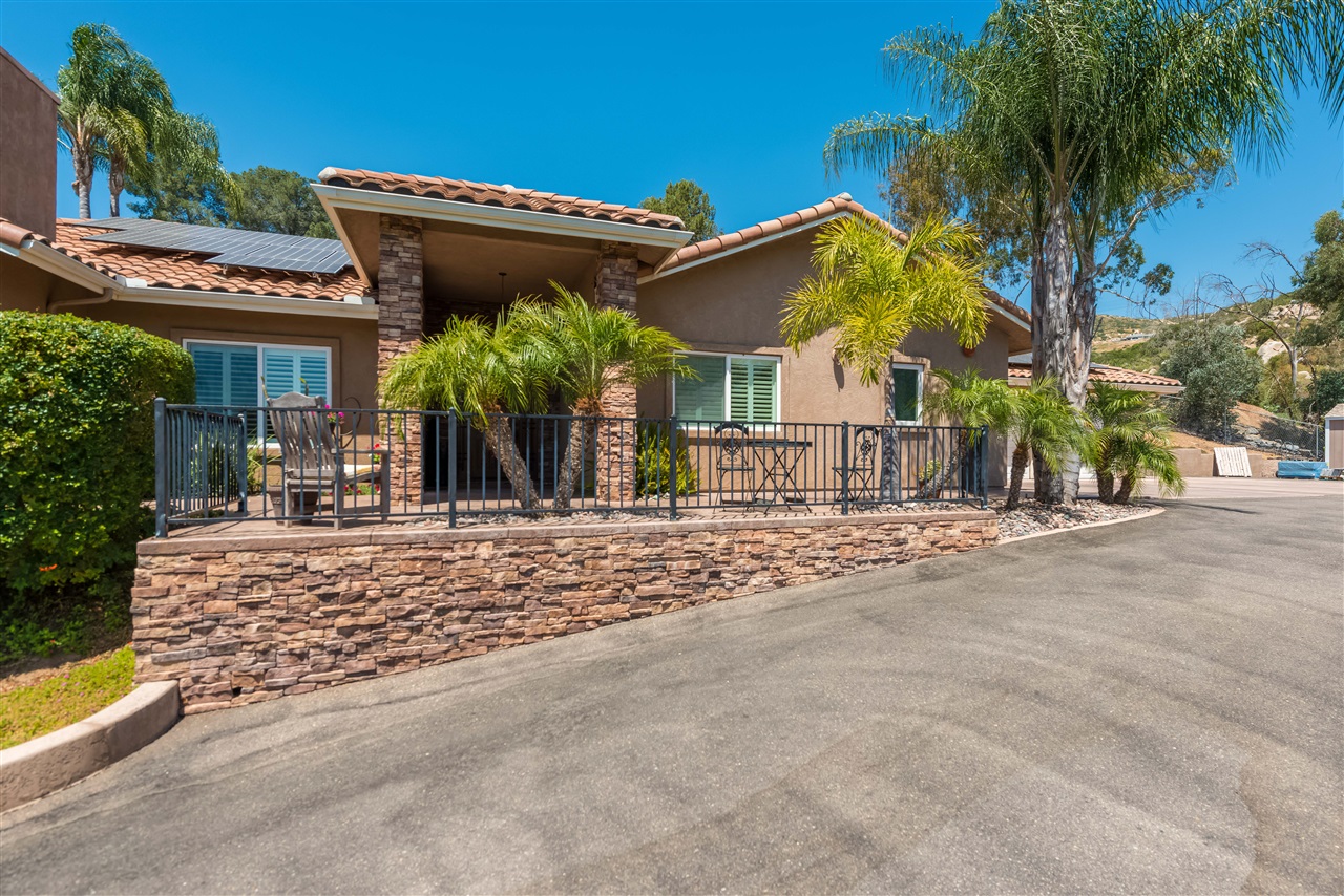 1807 Lotus Ln, El Cajon, CA 92021 photo 3