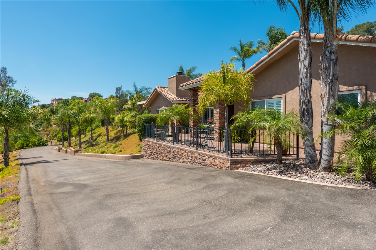 1807 Lotus Ln, El Cajon, CA 92021 photo 9