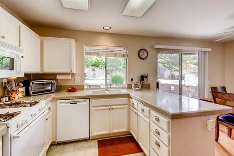 2299 Brookhaven Pass, Vista, CA 92081 photo 10
