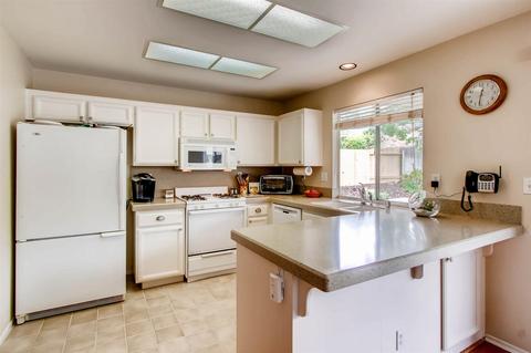 2299 Brookhaven Pass, Vista, CA 92081 photo 7