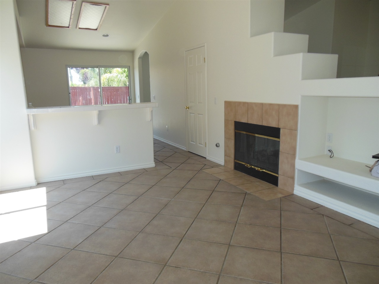 36193 Hague St, Winchester, CA 92596 photo 2