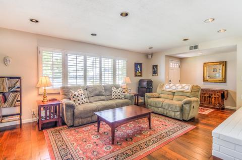 3265 Minnesota Ave, Costa Mesa, CA 92626 photo 2