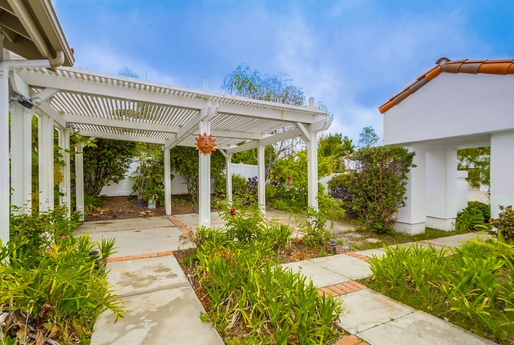 4875 Galicia Way, Oceanside, CA 92056 photo 3