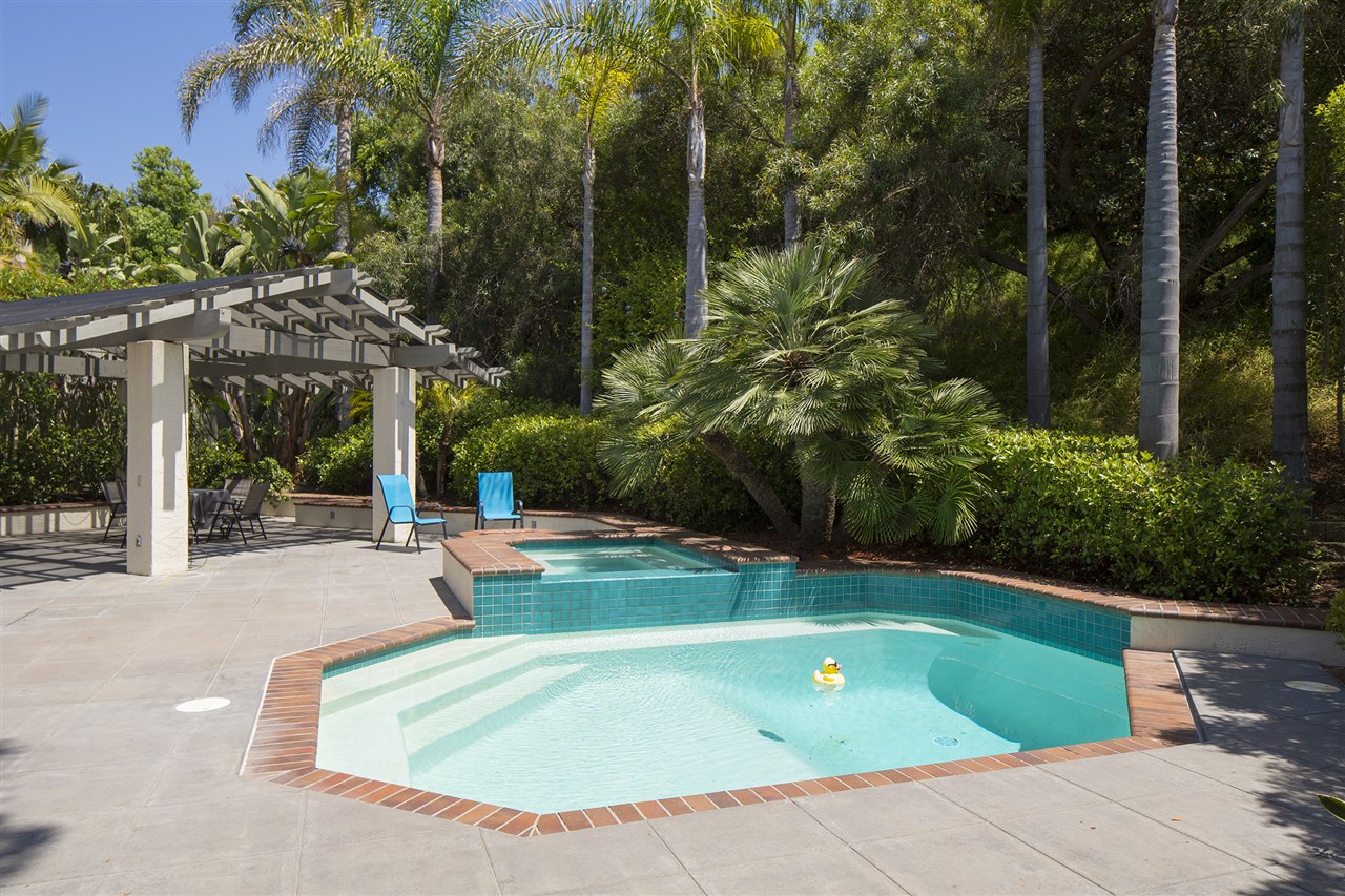 1641 Honeysuckle Ct, Encinitas, CA 92024 photo 4