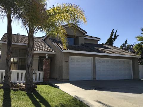 5221 Triple Crown Dr, Bonsall, CA 92003 photo 1