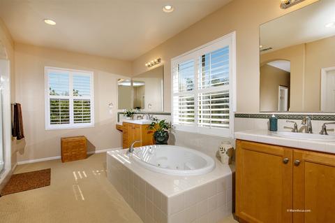 2330 Douglaston Gln, Escondido, CA 92026 photo 20